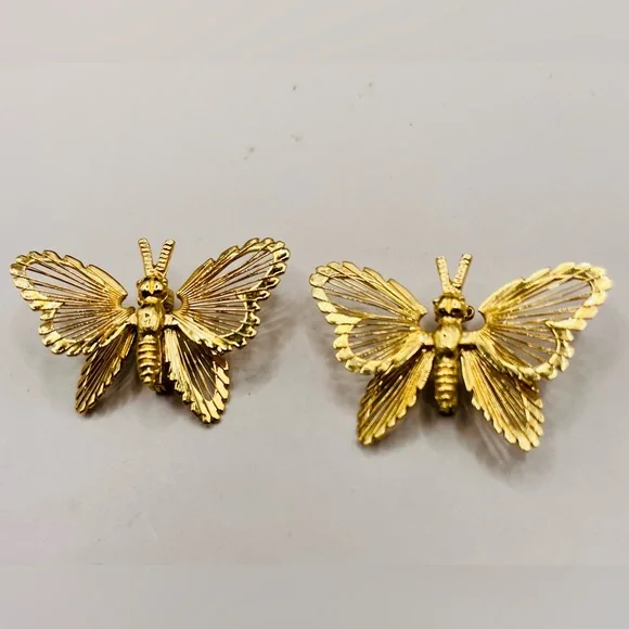 2 vintage Monet signed butterfly brooches. 3D wire butterfly pins. Gold tone - Picture 5 of 7